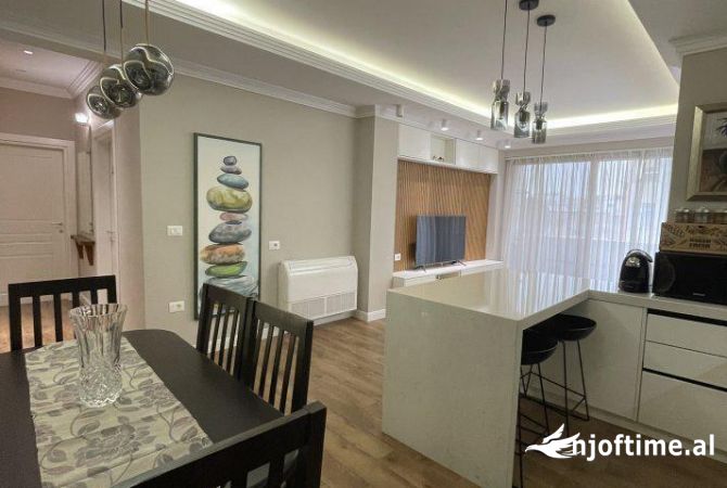 Apartament 2+1 me Qira në Porcelan