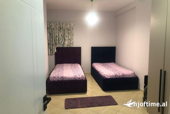 Shtepi me qera Apartament ne Tirane, 2+1, Mobilimi E mobiluar, Pagesa 651  Euro.