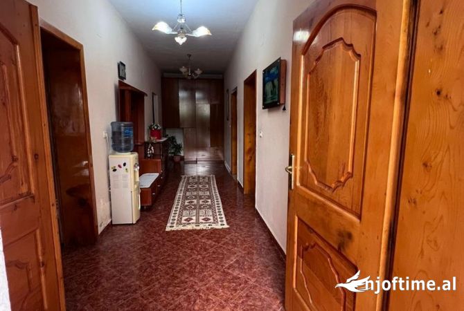 Shtepi me qera Apartament ne Tirane, 2+1, Mobilimi E mobiluar, Pagesa 50,000  Leke.