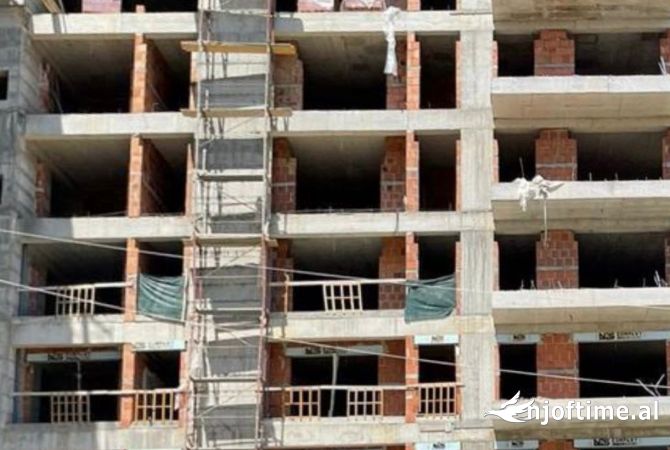 Shtepi ne shitje Apartament ne Tirane, 1+1, Mobilimi Bosh, pa mobiluar, Pagesa 95,250  Euro.