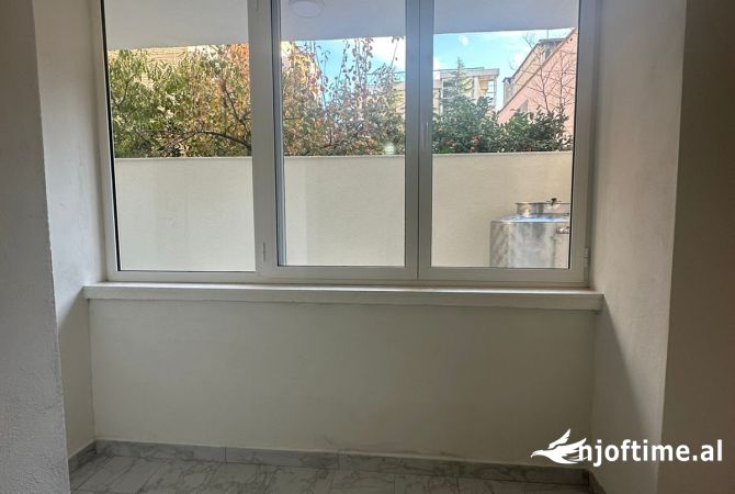 Ambient Zyre me qira tek Vasil Shanto