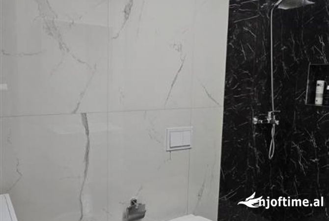 Shtepi ne shitje Apartament ne Tirane, 2+1, Mobilimi E mobiluar, Pagesa 160,000  Euro.