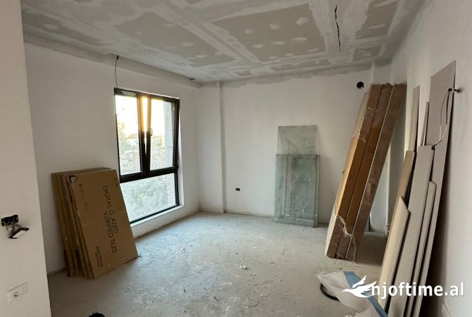 Ambient biznesi me qera 3+1 ne Tirane - 800 Euro