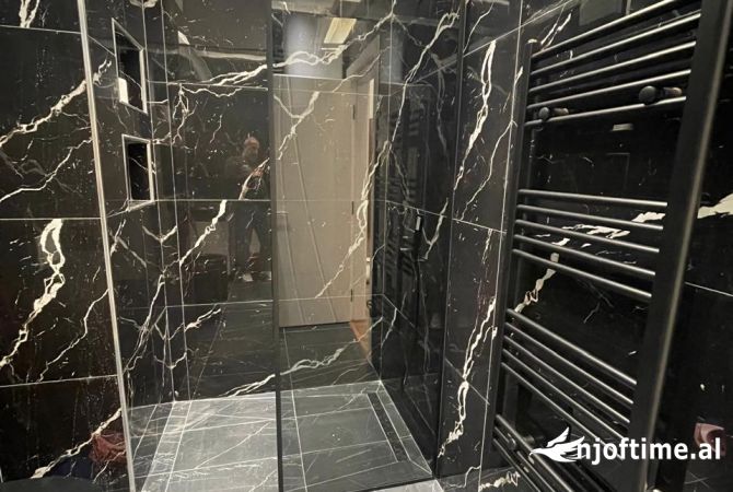 Shtepi me qera Apartament ne Tirane, 2+1, Mobilimi E mobiluar, Pagesa 1,001  Euro.