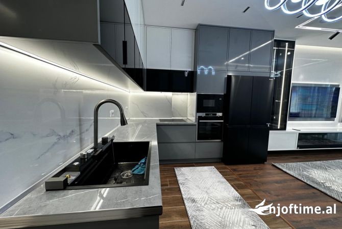 Shtepi me qera Apartament ne Tirane, 2+1, Mobilimi E mobiluar, Pagesa 1,001  Euro.