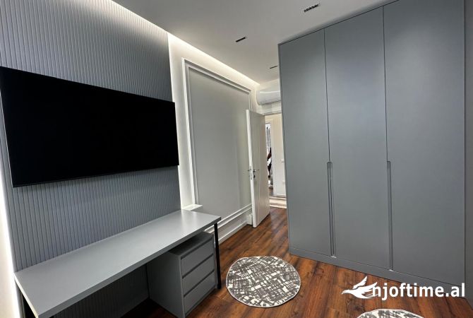 Shtepi me qera Apartament ne Tirane, 2+1, Mobilimi E mobiluar, Pagesa 1,001  Euro.