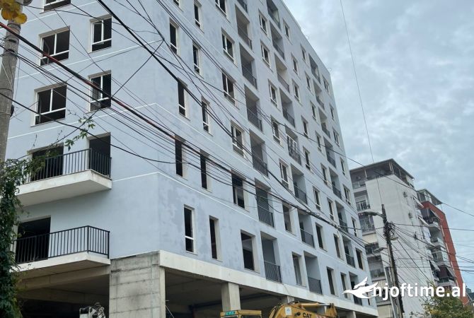 Shtepi ne shitje Apartament ne Tirane, 1+1, Mobilimi Bosh, pa mobiluar, Pagesa 99,900  Euro.