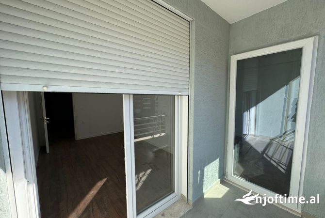 Shtepi ne shitje Apartament ne Tirane, 1+1, Mobilimi Bosh, pa mobiluar, Pagesa 119,001  Euro.