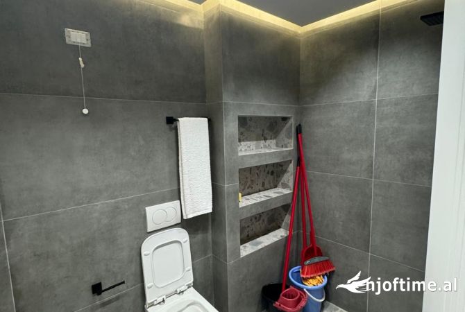 Shtepi ne shitje Apartament ne Tirane, 2+1, Mobilimi E mobiluar, Pagesa 580,001  Euro.