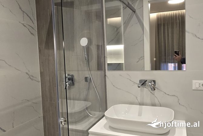 Shtepi me qera Apartament ne Tirane, 2+1, Mobilimi E mobiluar, Pagesa 1,201  Euro.