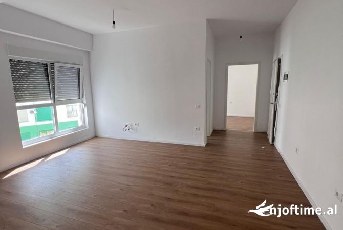 Shtepi ne shitje Apartament ne Tirane, 1+1, Mobilimi Bosh, pa mobiluar, Pagesa 85,999  Euro.