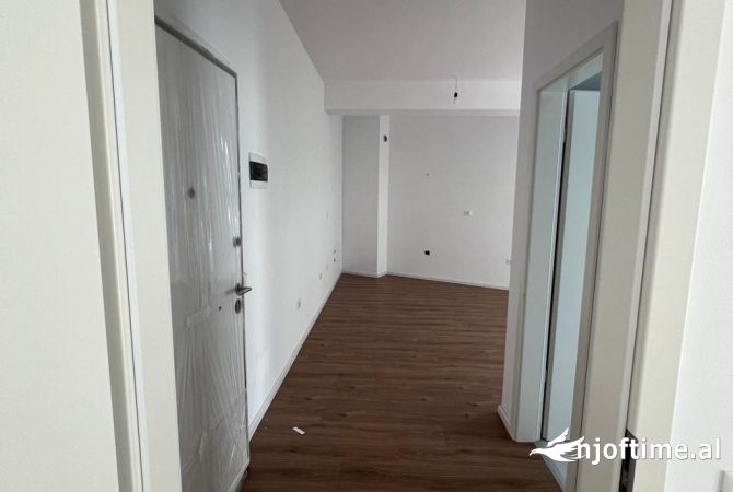 Shtepi ne shitje Apartament ne Tirane, 1+1, Mobilimi Bosh, pa mobiluar, Pagesa 85,999  Euro.