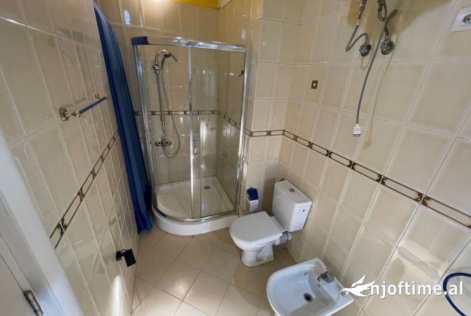 Shtepi me qera Apartament ne Tirane, 1+1, Mobilimi E mobiluar, Pagesa 699  Euro.