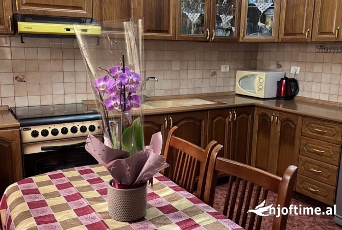 Shtepi me qera 2+1 ne Tirane - 460 Euro