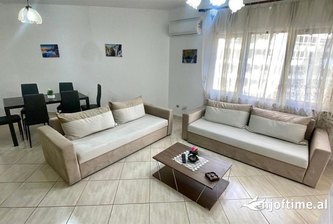Shtepi ne shitje Apartament ne Tirane, 2+1, Mobilimi E mobiluar, Pagesa 209,999  Euro.