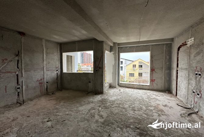 Shtepi ne shitje Apartament ne Tirane, 1+1, Mobilimi Bosh, pa mobiluar, Pagesa 105,979  Euro.