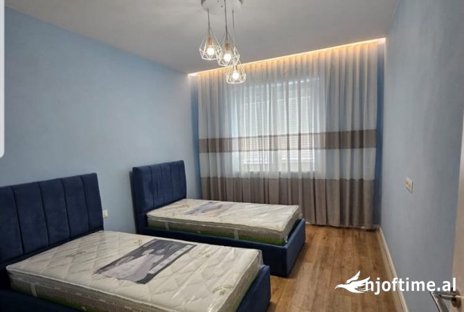 Shtepi ne shitje Apartament ne Tirane, 2+1, Mobilimi E mobiluar, Pagesa 139,999  Euro.