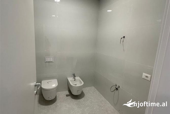 🏢 Zyre per Qira – Tirana Garden Building -Rr.e Kavajes🌿