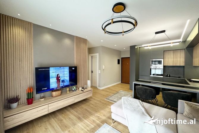 Shtepi ne shitje Apartament ne Tirane, 2+1, Mobilimi E mobiluar, Pagesa 219,999  Euro.