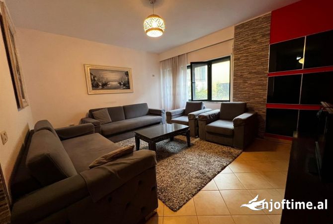 Shtepi ne shitje Apartament ne Tirane, 1+1, Mobilimi E mobiluar, Pagesa 119,999  Euro.