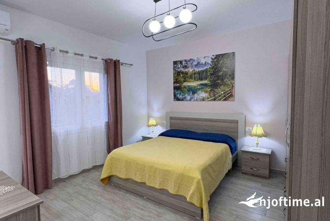 Shtepi me qera Vila Luksoze ne Tirane, 2+1, Mobilimi E mobiluar, Pagesa 1,101  Euro.