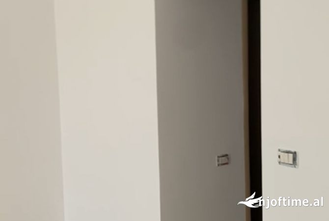 Ambient biznesi me qera 3+1 ne Tirane - 360 Euro