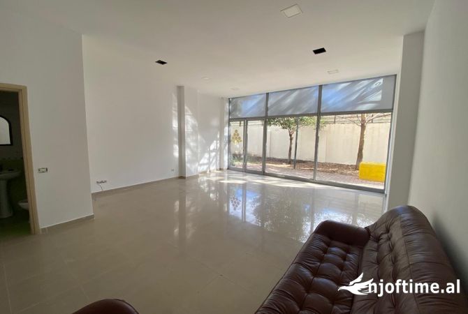 Ambient biznesi me qera 1+1 ne Tirane - 450 Euro