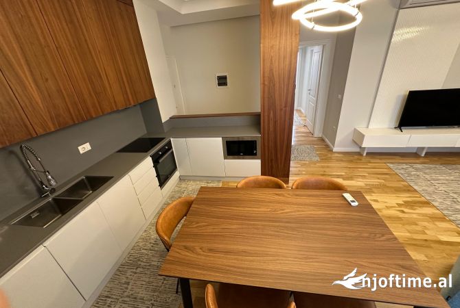 Shtepi me qera Apartament ne Tirane, 2+1, Mobilimi E mobiluar, Pagesa 1,499  Euro.