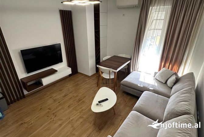 Shtepi ne shitje Apartament ne Tirane, 1+1, Mobilimi Bosh, pa mobiluar, Pagesa 114,999  Euro.