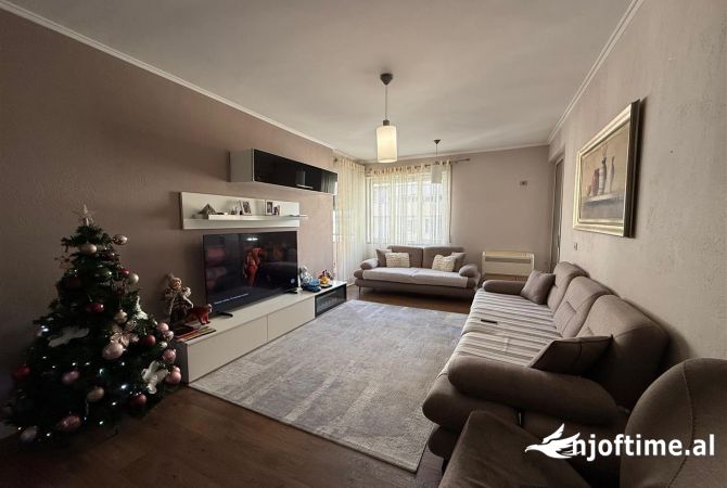 Shtepi ne shitje Apartament ne Tirane, 2+1, Mobilimi Bosh, pa mobiluar, Pagesa 307,999  Euro.