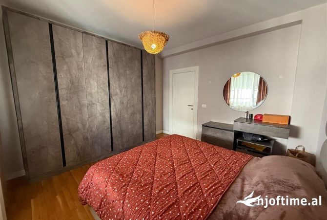 Shtepi ne shitje Apartament ne Tirane, 2+1, Mobilimi Bosh, pa mobiluar, Pagesa 307,999  Euro.