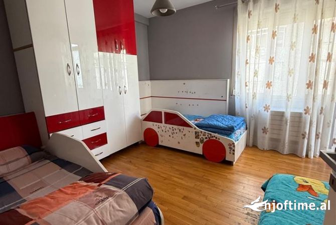 Shtepi ne shitje Apartament ne Tirane, 2+1, Mobilimi Bosh, pa mobiluar, Pagesa 307,999  Euro.