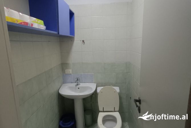 Shtepi me qera Apartament ne Tirane, 2+1, Mobilimi E mobiluar, Pagesa 600  Euro.