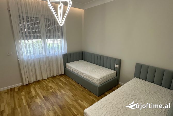 Shtepi me qera Apartament ne Tirane, 2+1, Mobilimi E mobiluar, Pagesa 1,500  Euro.