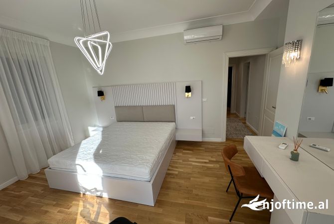Shtepi me qera Apartament ne Tirane, 2+1, Mobilimi E mobiluar, Pagesa 1,500  Euro.