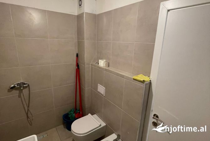 Apartament 2+1 per zyra me qira