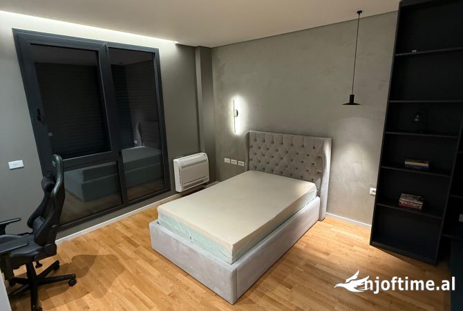 Shtepi ne shitje Apartament ne Tirane, 3+1, Mobilimi E mobiluar, Pagesa 416,000  Euro.