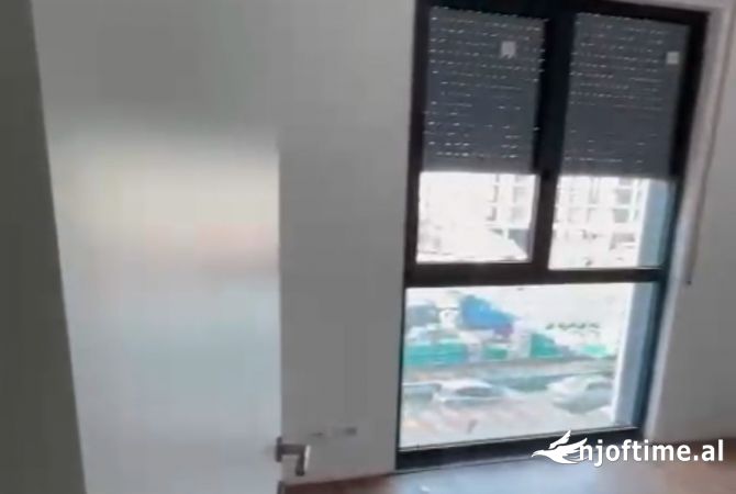 Shtepi ne shitje Apartament ne Tirane, 2+1, Mobilimi Bosh, pa mobiluar, Pagesa 140,999  Euro.