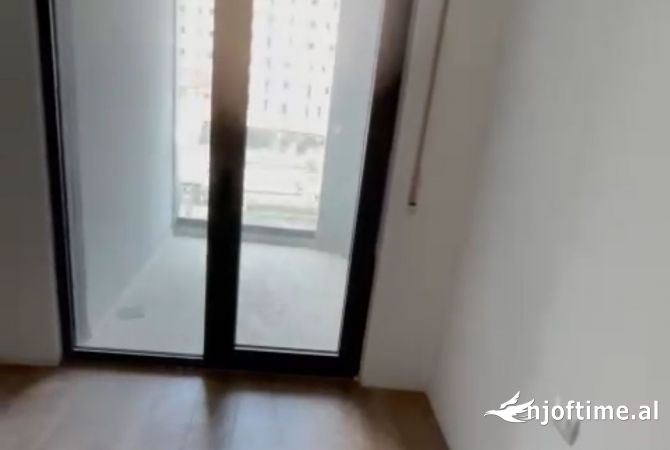 Shtepi ne shitje Apartament ne Tirane, 2+1, Mobilimi Bosh, pa mobiluar, Pagesa 140,999  Euro.