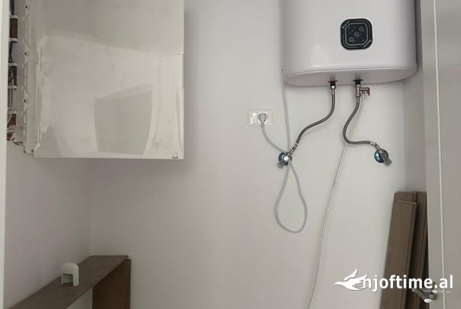 Ambient biznesi me qera 3+1 ne Tirane - 1,500 Euro