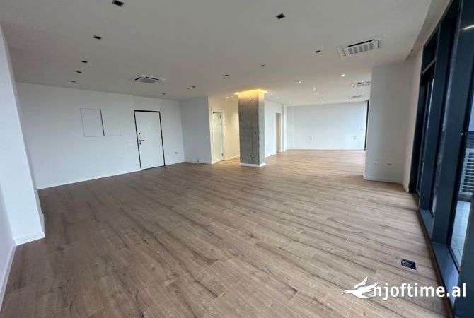Ambient biznesi me qera 3+1 ne Tirane - 1,499 Euro