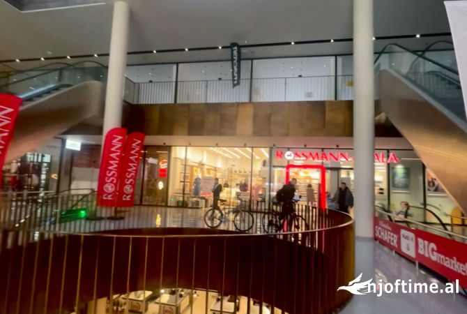 Ambient biznesi ne shitje 1+1 ne Tirane - 414,998 Euro
