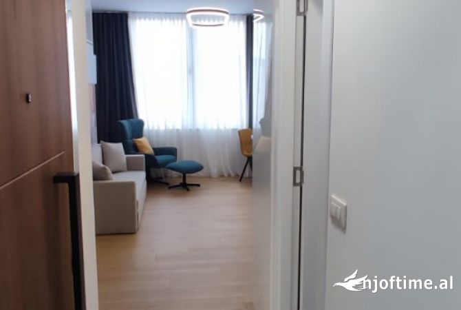 Shtepi ne shitje Apartament ne Tirane, Garsoniere, Mobilimi E mobiluar, Pagesa 84,000  Euro.