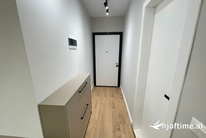 Shtepi ne shitje Apartament ne Tirane, 1+1, Mobilimi E mobiluar, Pagesa 135,001  Euro.