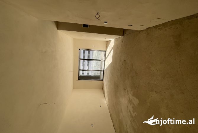 Shtepi ne shitje Apartament ne Tirane, 2+1, Mobilimi Bosh, pa mobiluar, Pagesa 171,000  Euro.