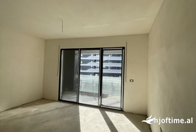 Shtepi ne shitje Apartament ne Tirane, 2+1, Mobilimi Bosh, pa mobiluar, Pagesa 171,100  Euro.