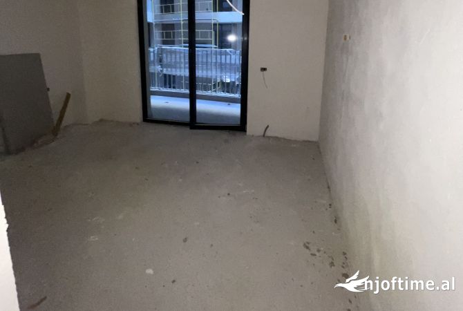 Shtepi ne shitje Apartament ne Tirane, 2+1, Mobilimi Bosh, pa mobiluar, Pagesa 244,000  Euro.