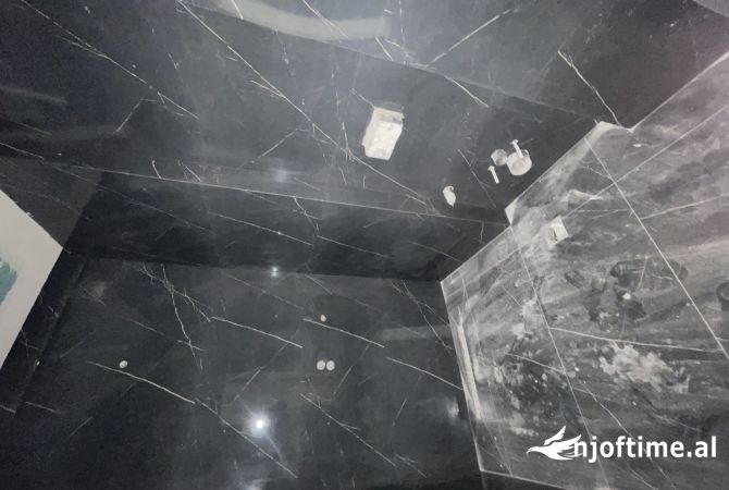 Shtepi ne shitje Apartament ne Tirane, 2+1, Mobilimi Bosh, pa mobiluar, Pagesa 244,100  Euro.