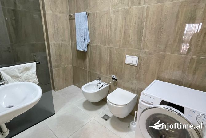 Shtepi me qera Apartament ne Tirane, 2+1, Mobilimi E mobiluar, Pagesa 1,100  Euro.