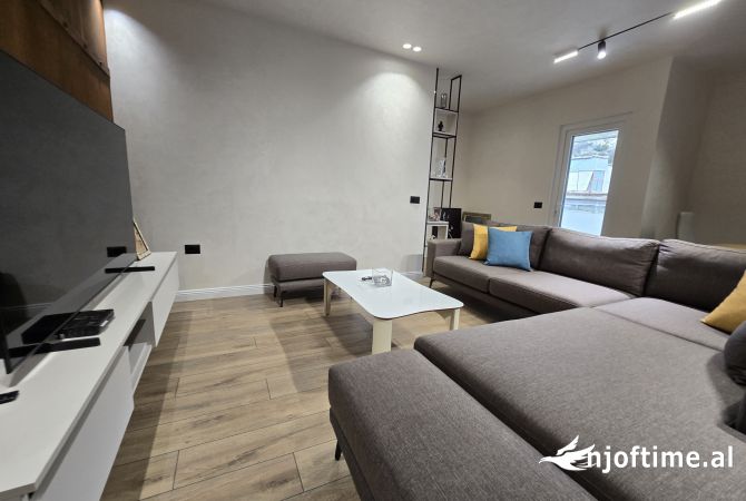 Shtepi me qera 2+1 ne Tirane - 551 Euro